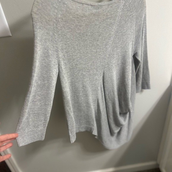 THEORY gray asymmetrical draped slit side thin knit shirt pullover sweater S - Picture 5 of 6